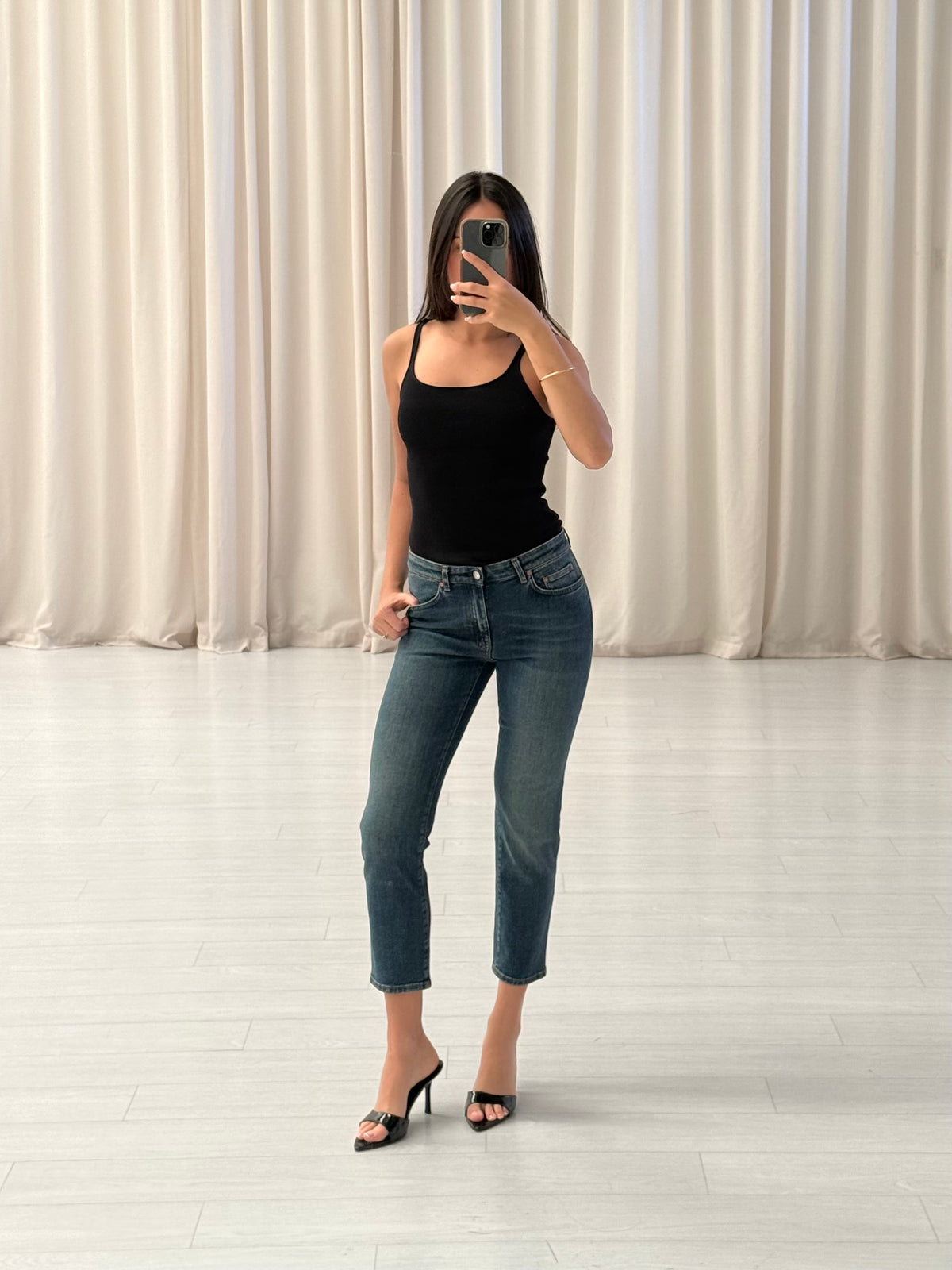 Straight Leg Cropped Jean