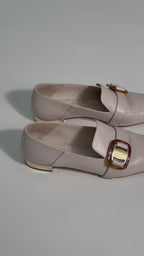 Salvatore Ferragamo - Vera Chain Leather Loafer