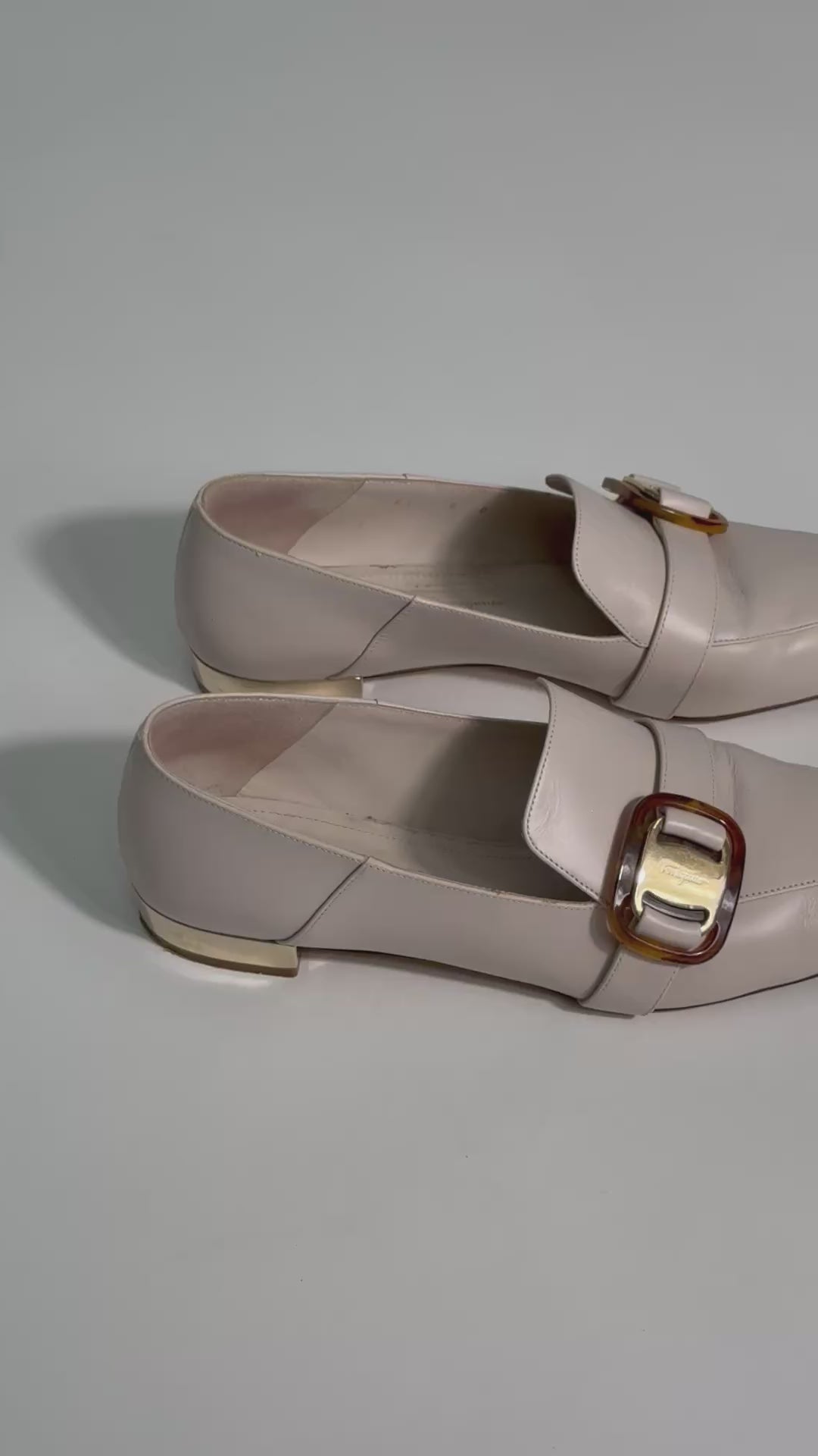 Salvatore Ferragamo - Vera Chain Leather Loafer